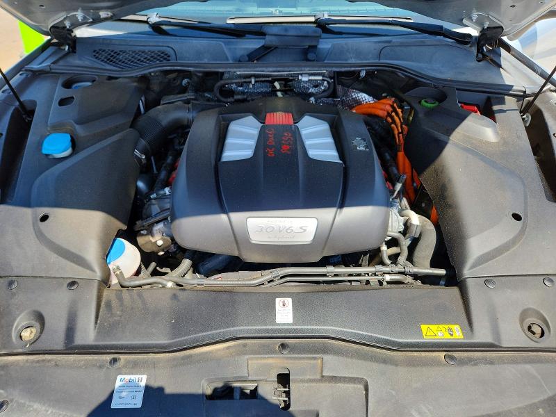 Photo 12 from auction – 2017 PORSCHE CAYENNE with VIN WP1AE2A29HLA74804