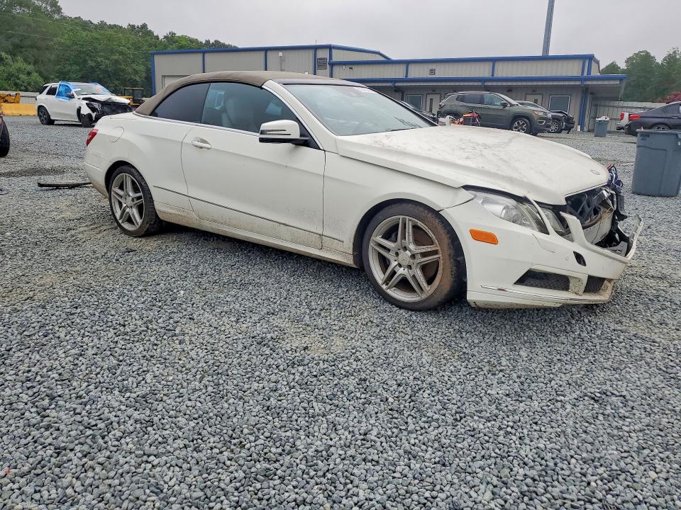Photo 4 from auction – 2011 MERCEDES-BENZ E with VIN WDDKK5GF5BF058198
