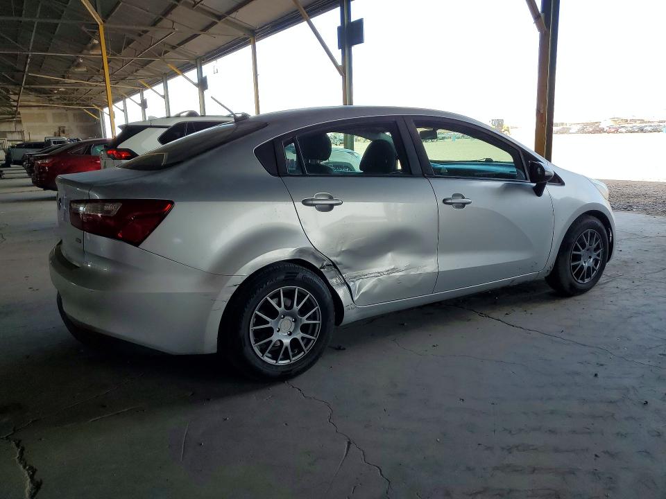 Photo 3 from auction – 2017 KIA RIO with VIN KNADM4A38H6025983