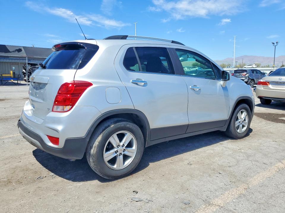 Photo 3 from auction – 2018 CHEVROLET TRAX with VIN KL7CJLSB2JB617171