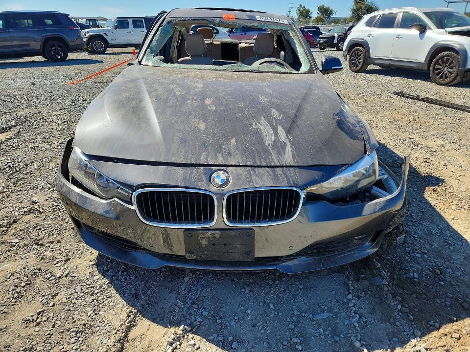 Photo 5 from auction – 2015 BMW 328 with VIN WBA3C1C52FP854146