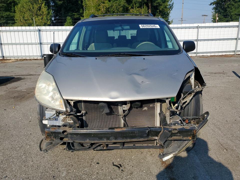 Photo 5 from auction – 2010 TOYOTA SIENNA with VIN 5TDKK4CC3AS323277