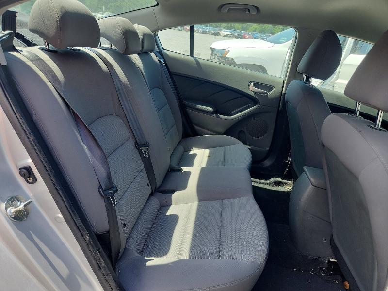 Foto 10 de la subasta – 2018 KIA FORTE con VIN 3KPFK4A74JE220385
