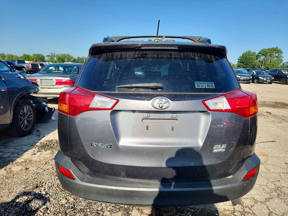 Photo 6 from auction – 2015 TOYOTA RAV4 with VIN JTMRFREV8FD131662