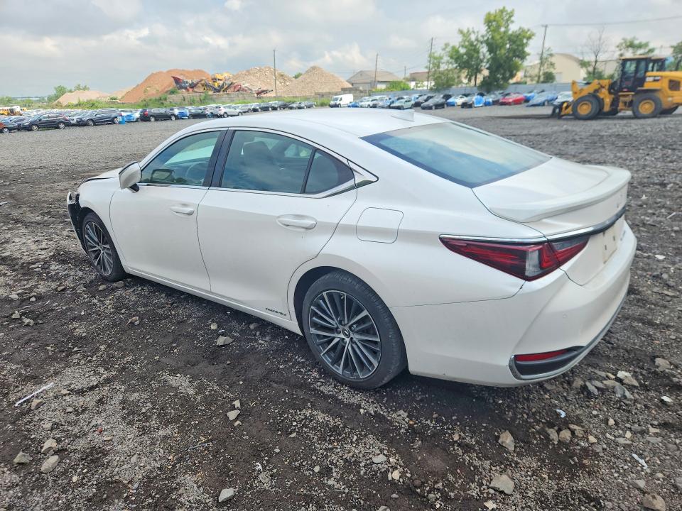 Photo 2 from auction – 2022 LEXUS ES 300H with VIN 58ADA1C15NU020595