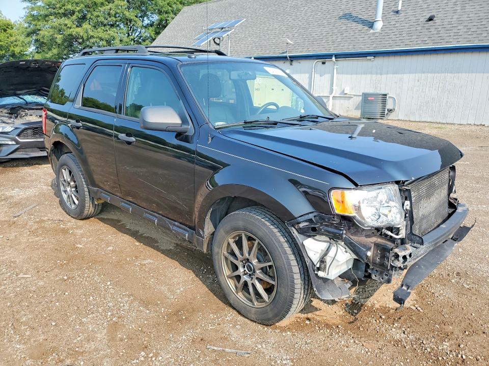 Photo 4 from auction – 2009 FORD ESCAPE with VIN 1FMCU93G69KA15775