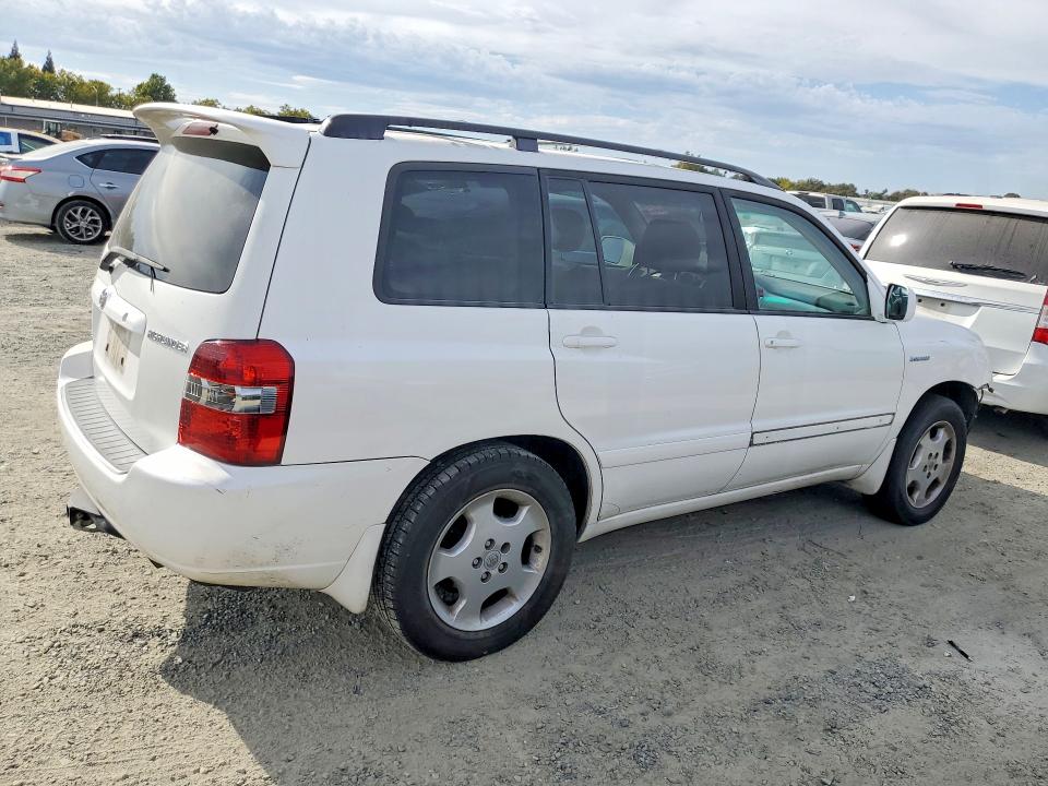 Photo 3 from auction – 2004 TOYOTA HIGHLANDER with VIN JTEDP21A940038232