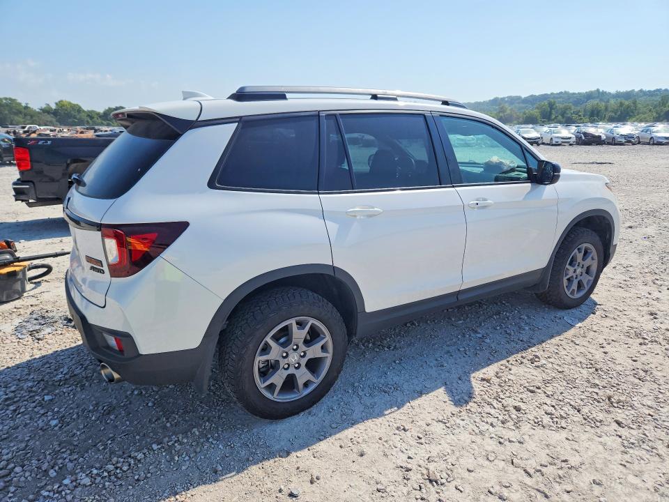 Photo 3 from auction – 2025 HONDA PASSPORT with VIN 5FNYF8H67SB012255