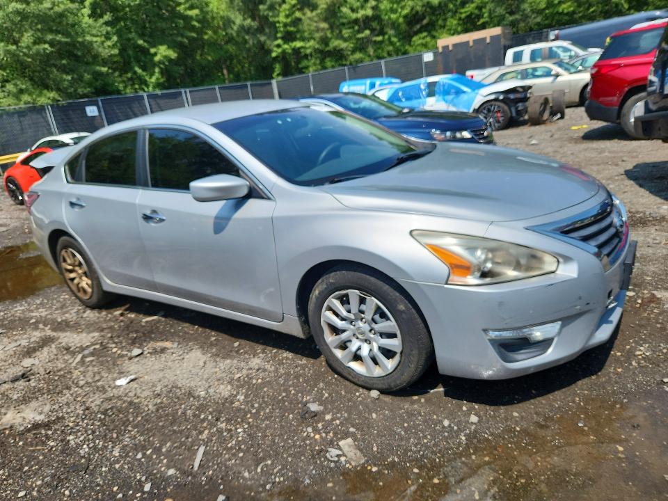 Photo 4 from auction – 2015 NISSAN ALTIMA with VIN 1N4AL3APXFN314555