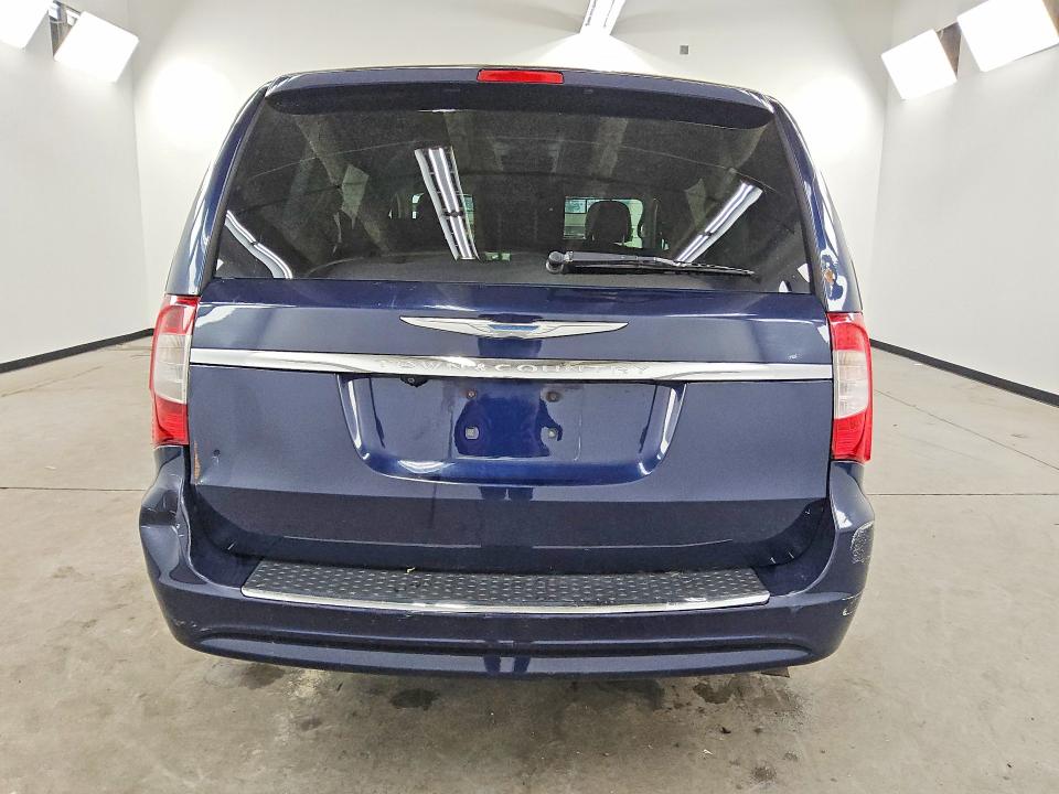 Photo 6 from auction – 2016 CHRYSLER TOWN & COUNTRY with VIN 2C4RC1BG3GR305345