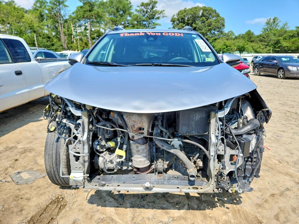 Photo 5 from auction – 2017 TOYOTA RAV4 with VIN 2T3RFREV3HW554106