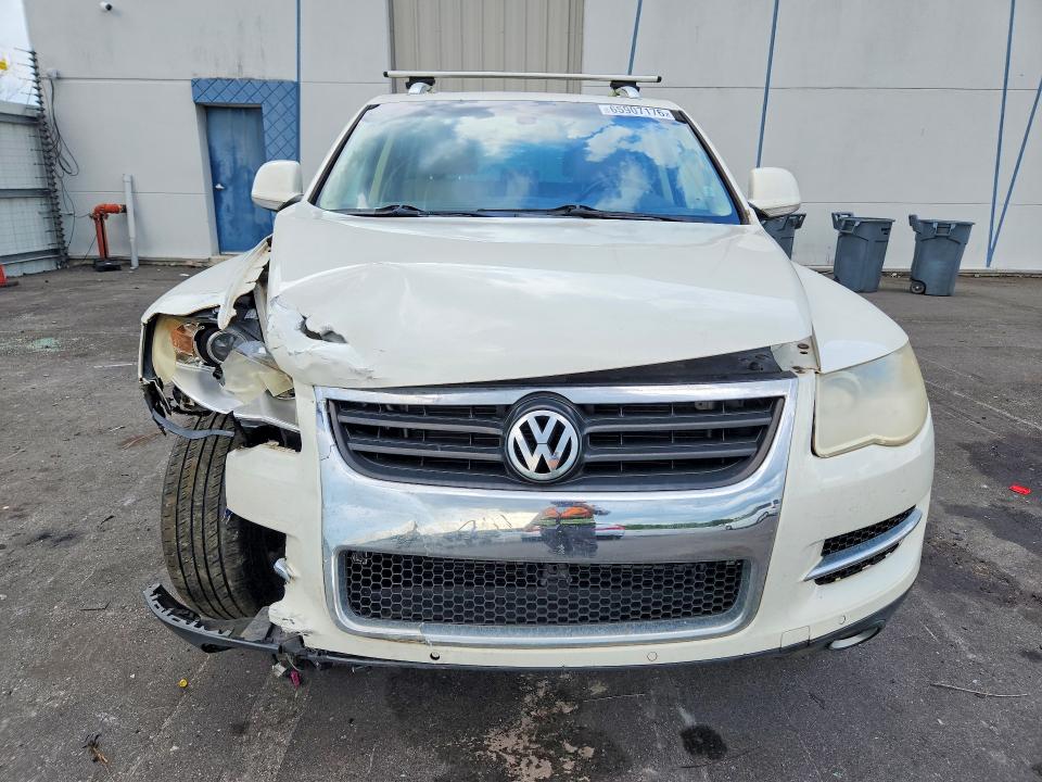 Photo 5 from auction – 2010 VOLKSWAGEN TOUAREG with VIN WVGBF7A93AD002005