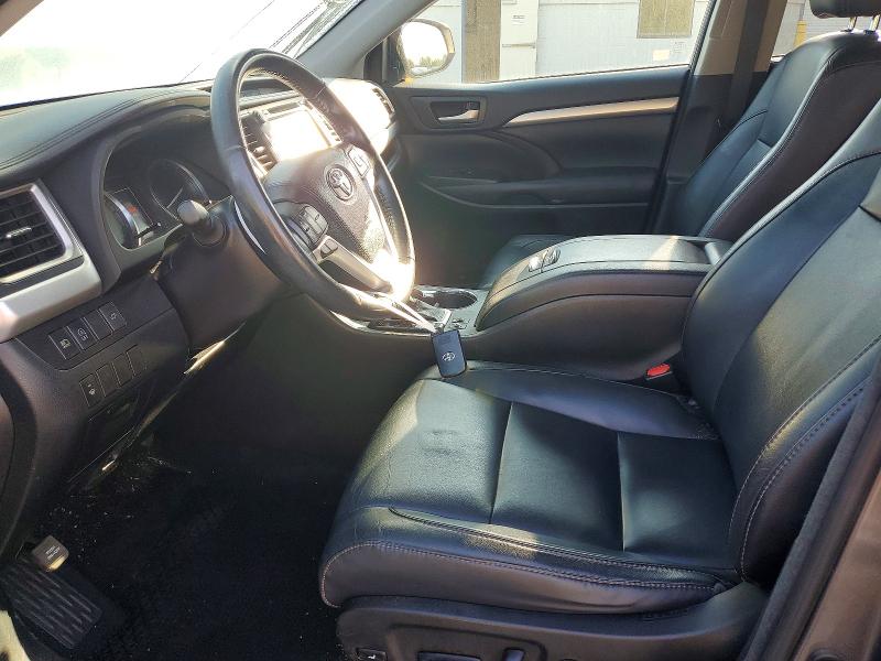 Photo 7 from auction – 2018 TOYOTA HIGHLANDER with VIN 5TDJZRFH8JS906259