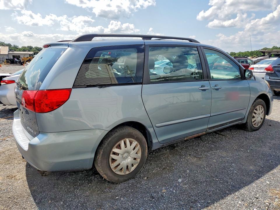 Photo 3 from auction – 2010 TOYOTA SIENNA with VIN 5TDKK4CC9AS294674