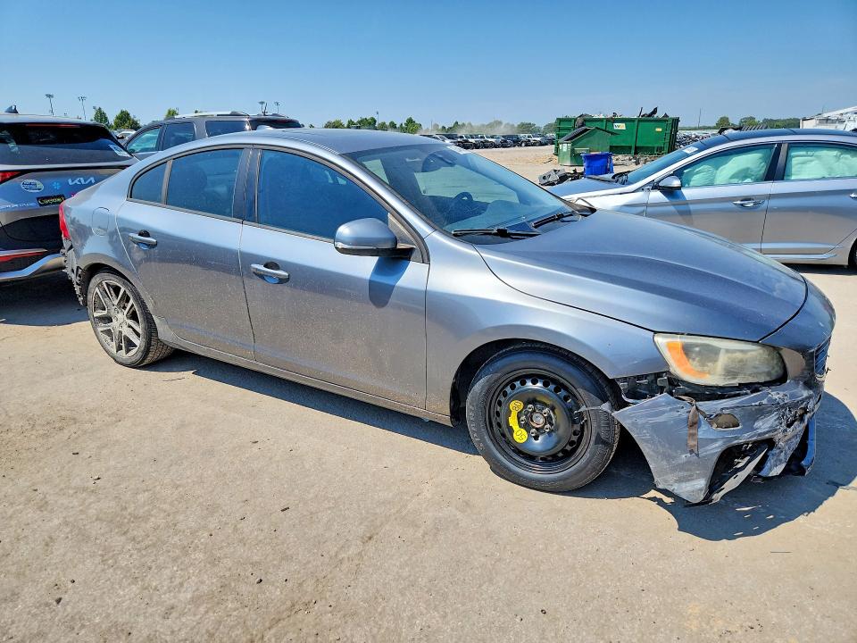 Photo 4 from auction – 2017 VOLVO S60 with VIN YV126MFL7H2422518