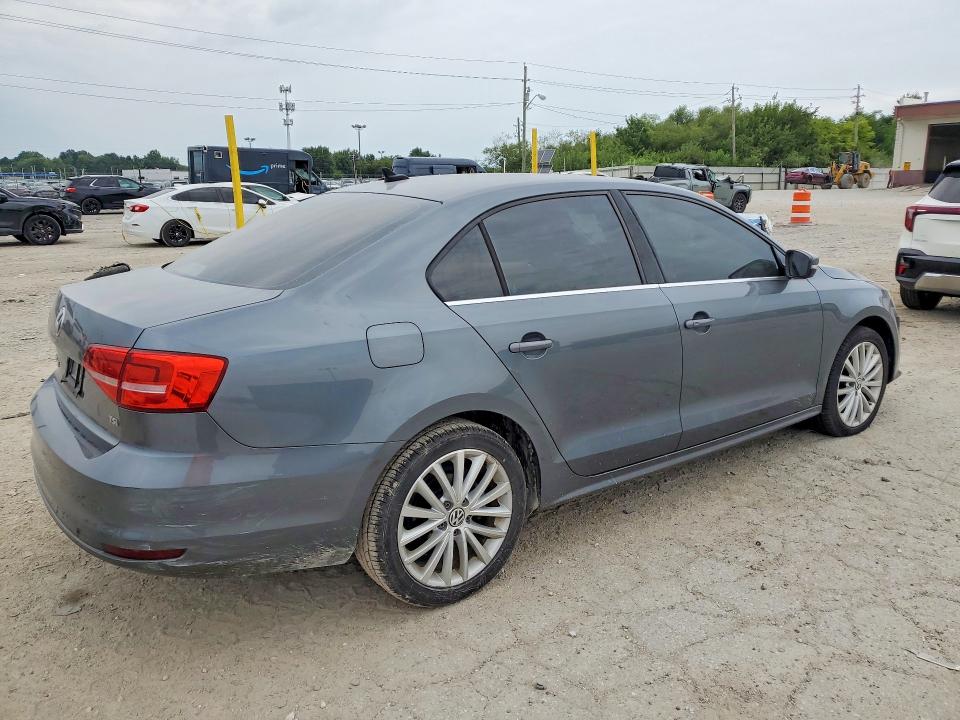 Photo 3 from auction – 2015 VOLKSWAGEN JETTA with VIN 3VWD07AJ3FM293364