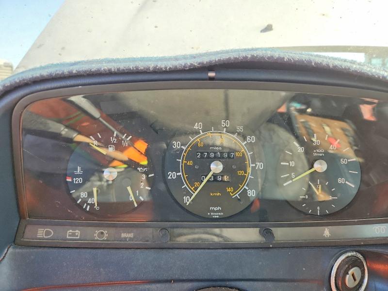 Photo 9 from auction – 1982 MERCEDES-BENZ 300 D with VIN WDBAB33A6CB004307