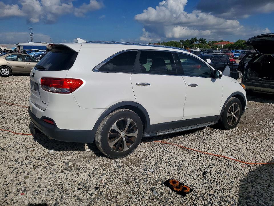 Photo 3 from auction – 2016 KIA SORENTO with VIN 5XYPH4A53GG176831