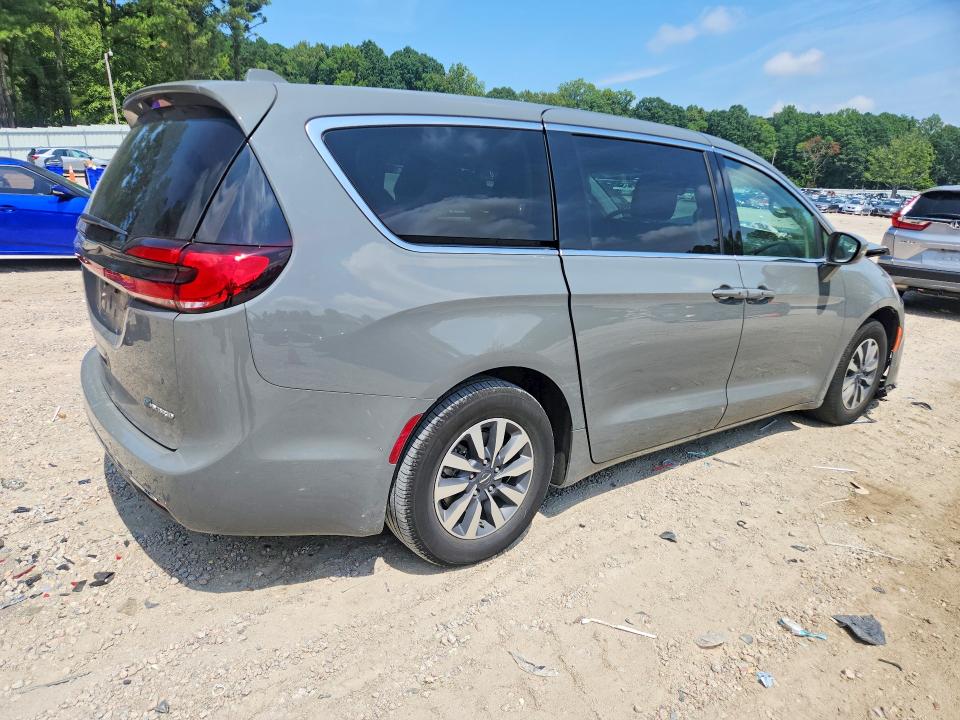 Photo 3 from auction – 2022 CHRYSLER PACIFICA with VIN 2C4RC1L75NR164113