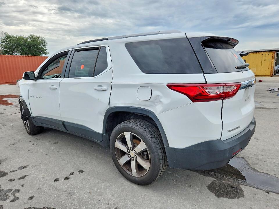 Photo 2 from auction – 2018 CHEVROLET TRAVERSE with VIN 1GNERHKW6JJ150466