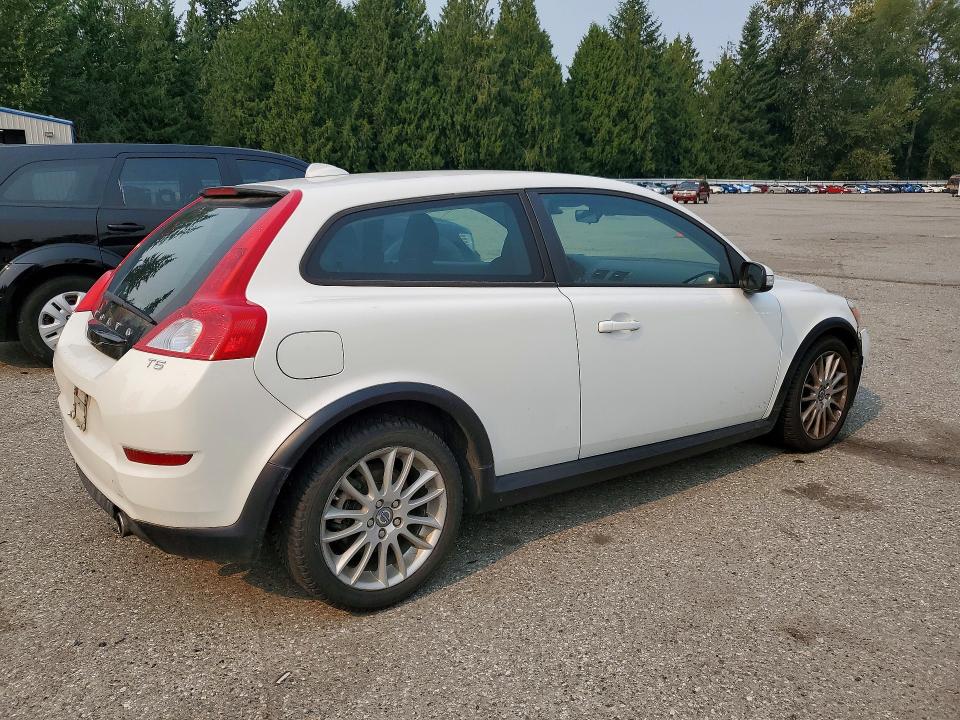 Photo 3 from auction – 2011 VOLVO C30 with VIN YV1672MK9B2222860