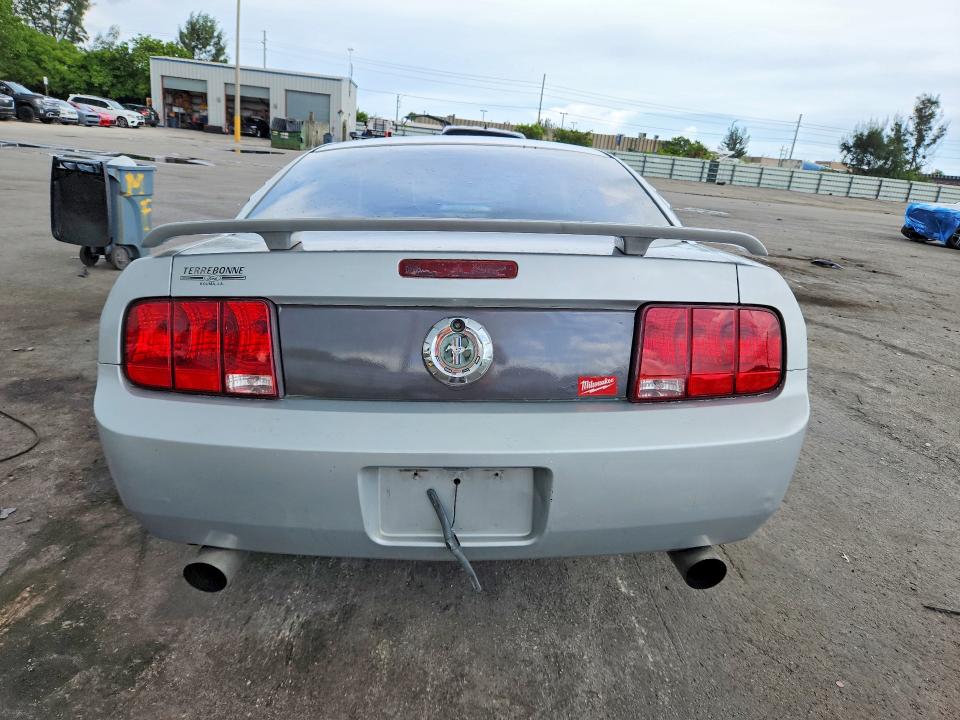 Photo 6 from auction – 2006 FORD MUSTANG with VIN 1ZVFT80N965168255