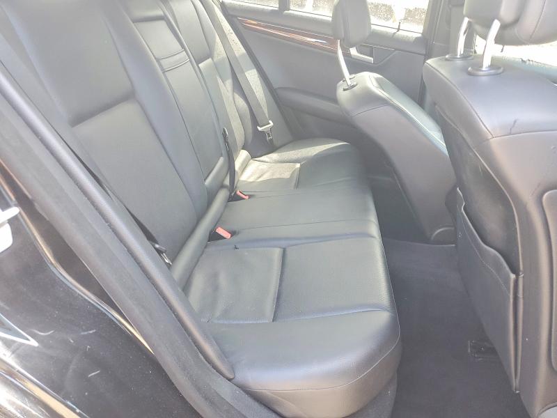 Снимка 10 от търг – 2014 MERCEDES-BENZ C с VIN WDDGF8AB4EA964751