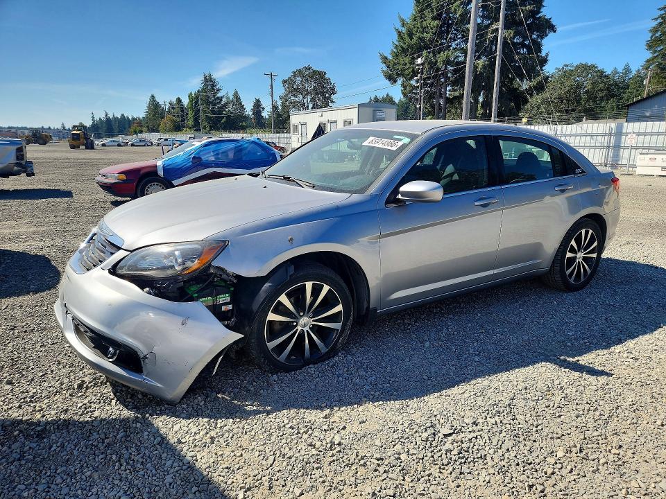CHRYSLER 200 2014 with VIN 1C3CCBBB6EN132399 - Photo from auction