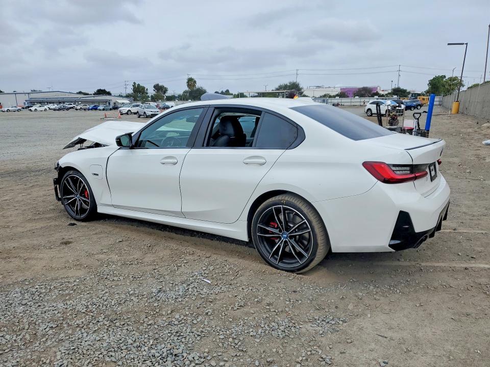 Foto 2 de la subasta – 2023 BMW 330E con VIN 3MW39FF04P8D57207