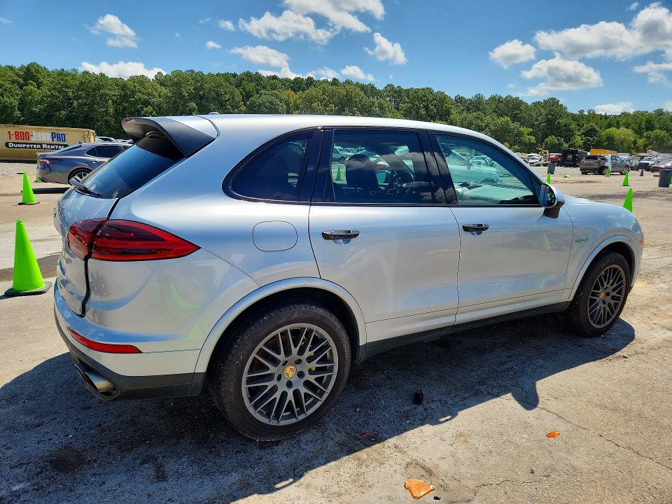 Photo 3 from auction – 2017 PORSCHE CAYENNE with VIN WP1AE2A29HLA74804
