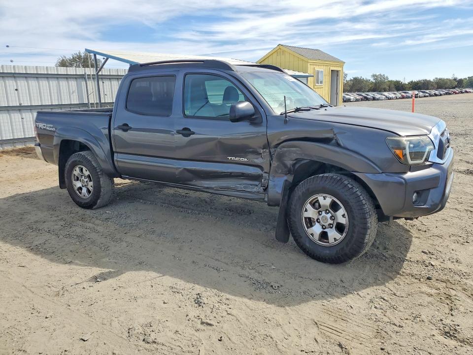 Photo 4 from auction – 2015 TOYOTA TACOMA with VIN 3TMJU4GN7FM187941