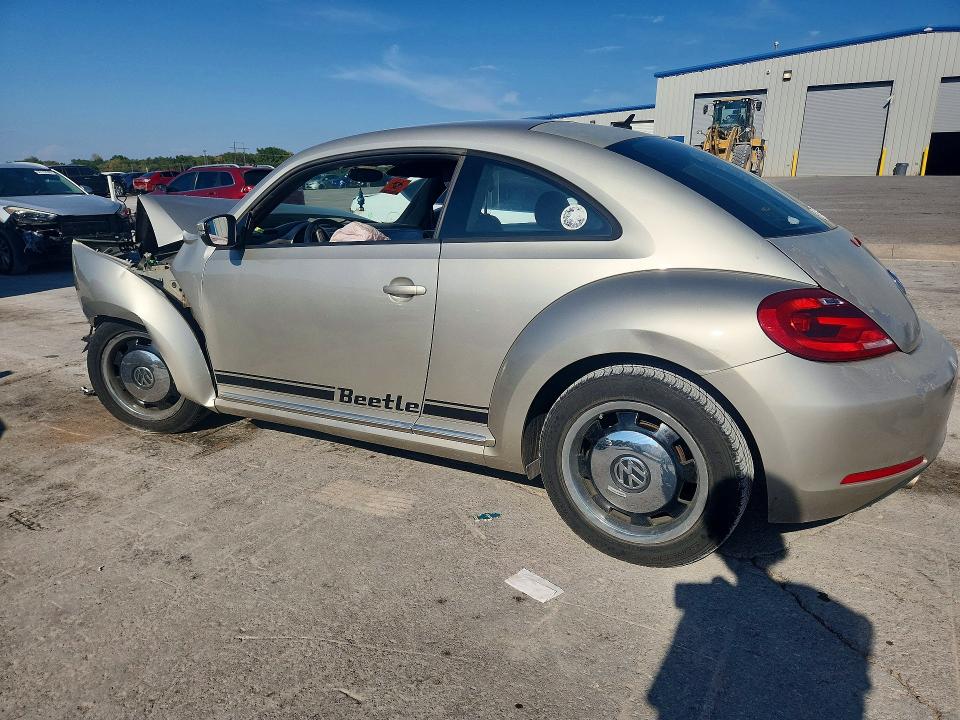 Photo 2 from auction – 2012 VOLKSWAGEN BEETLE with VIN 3VWJP7AT3CM648836