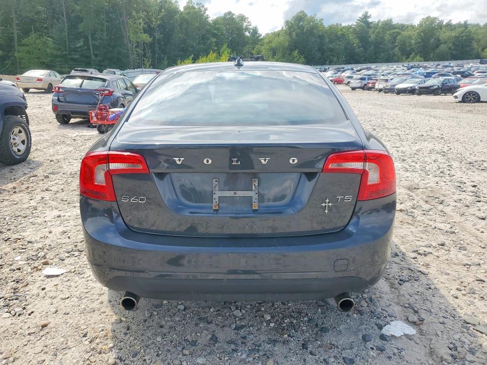 Foto 6 de la subasta – 2013 VOLVO S60 con VIN YV1612FS8D2230773