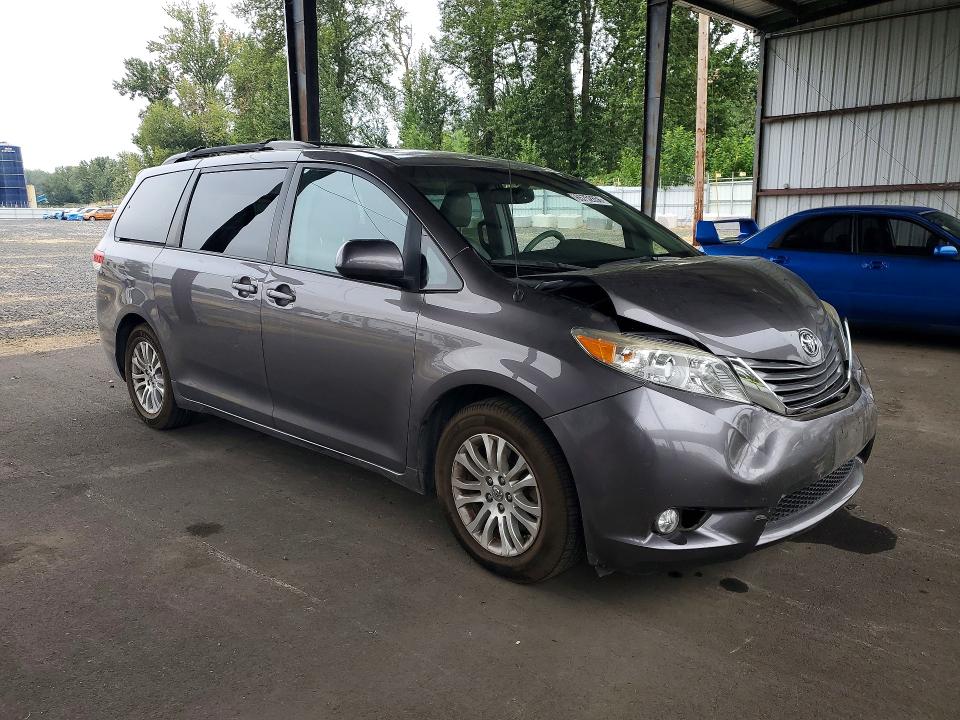 Photo 4 from auction – 2011 TOYOTA SIENNA with VIN 5TDYK3DC6BS161701