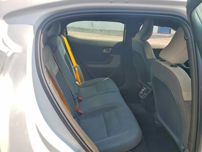 Photo 10 from auction – 2023 POLESTAR 2 with VIN YSMET3KA7PL115440