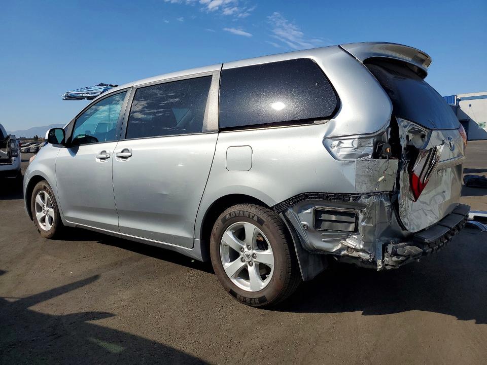 صورة رقم 2 من المزاد - 2017 TOYOTA SIENNA مع VIN 5TDZZ3DC9HS770225