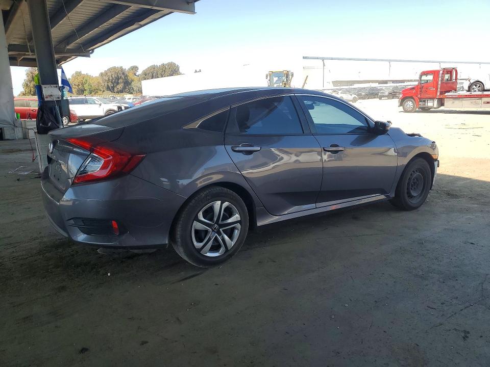 Photo 3 from auction – 2017 HONDA CIVIC with VIN 2HGFC2F5XHH524104