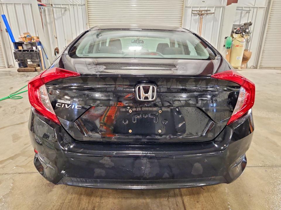 Photo 6 from auction – 2017 HONDA CIVIC with VIN 2HGFC2F53HH551094
