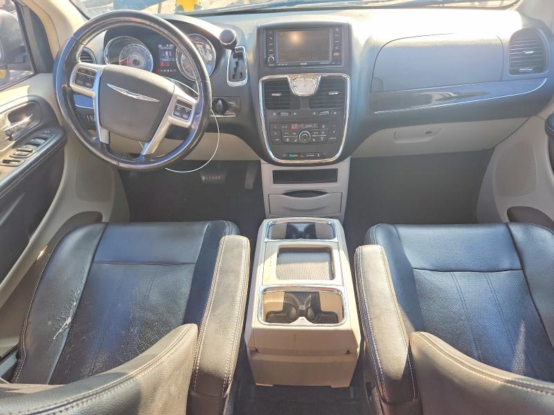 Photo 8 from auction – 2011 CHRYSLER TOWN & COUNTRY with VIN 2A4RR8DG0BR609255