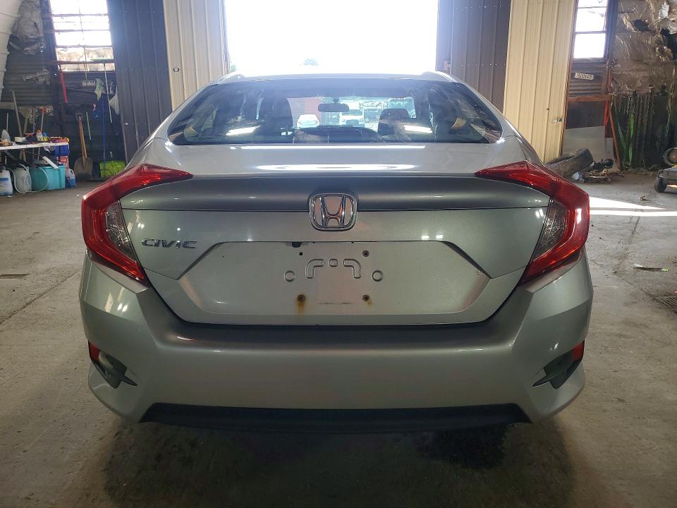 Photo 6 from auction – 2018 HONDA CIVIC with VIN 2HGFC2F55JH584779
