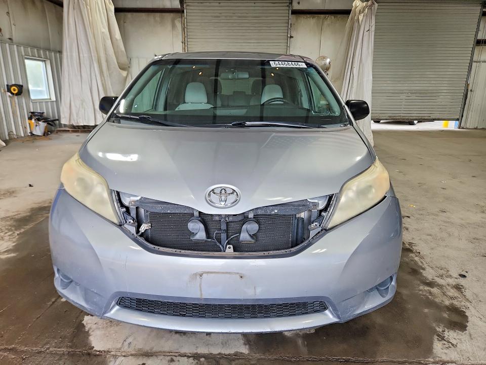 Photo 5 from auction – 2015 TOYOTA SIENNA with VIN 5TDZK3DC2FS674969