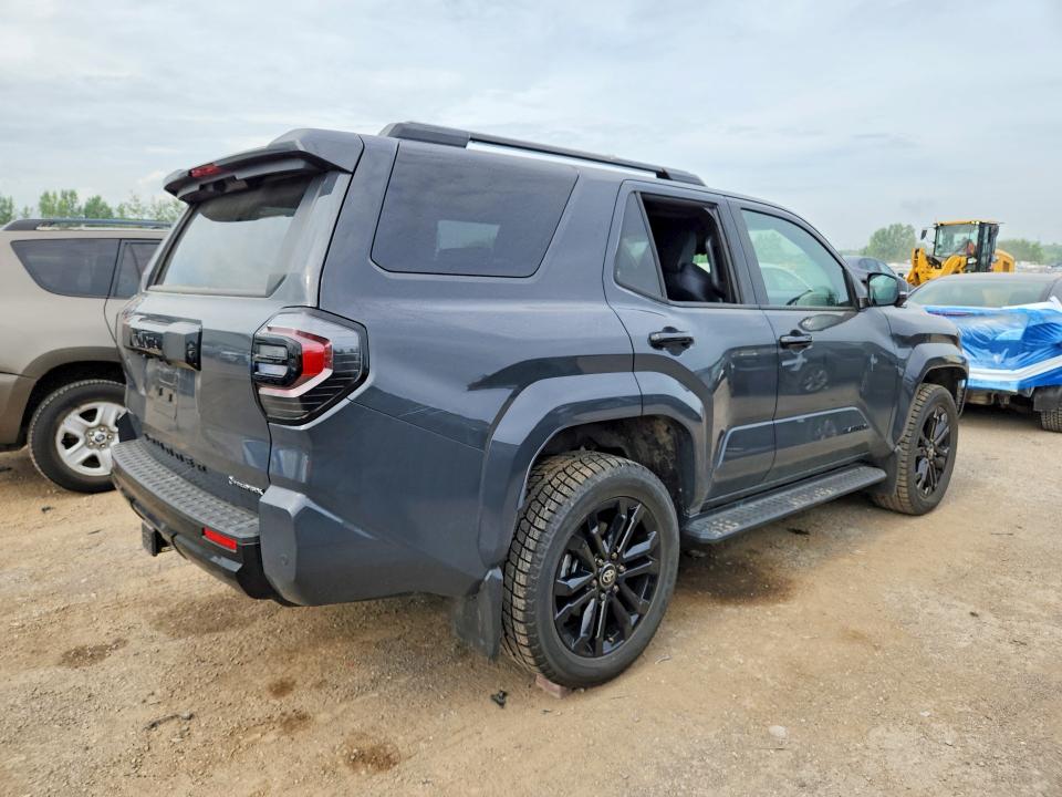 Photo 3 from auction – 2025 TOYOTA 4RUNNER with VIN JTEVB5BR7S5024029