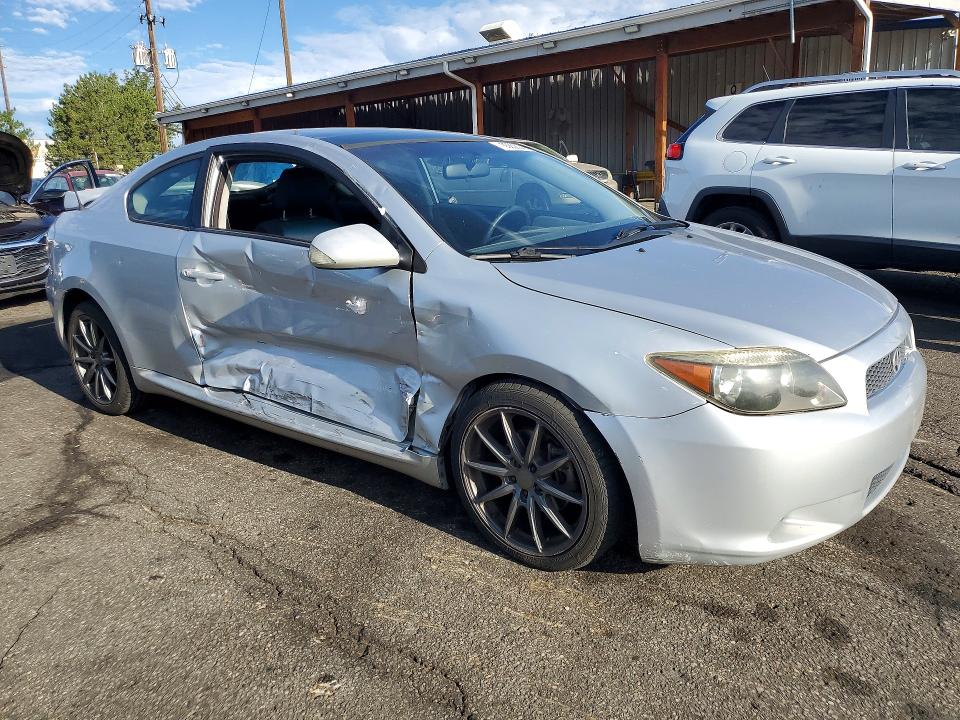 Photo 4 from auction – 2005 SCION TC with VIN JTKDE177050052904