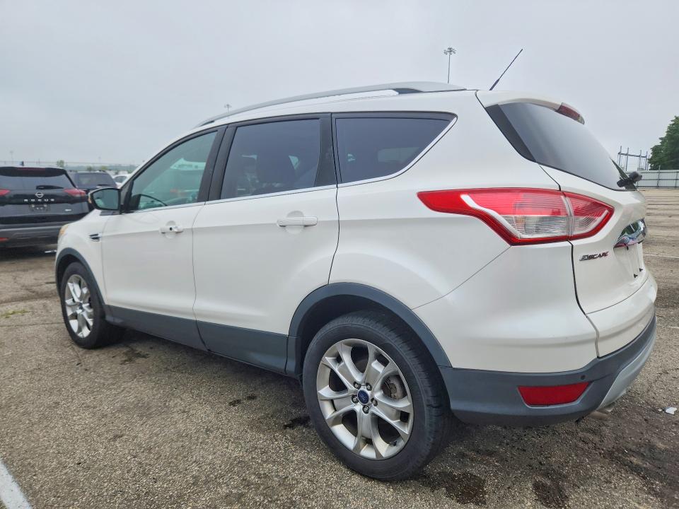 Photo 2 from auction – 2015 FORD ESCAPE with VIN 1FMCU9JX8FUA05350