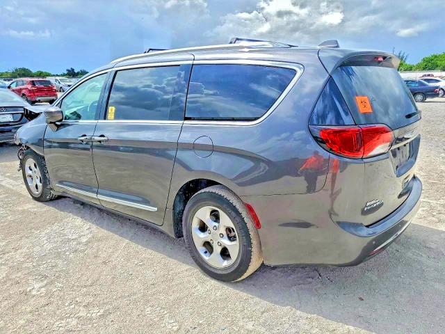 Photo 2 from auction – 2017 CHRYSLER PACIFICA with VIN 2C4RC1EG7HR821754