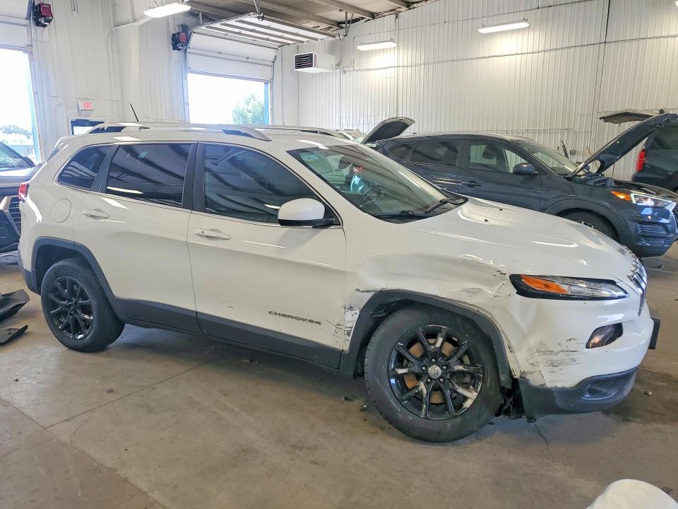 Photo 4 from auction – 2015 JEEP CHEROKEE with VIN 1C4PJMCS3FW635686