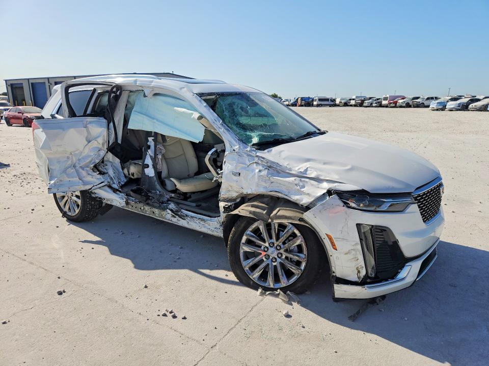 Photo 4 from auction – 2020 CADILLAC XT6 with VIN 1GYKPCRSXLZ208858