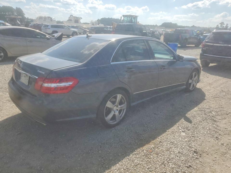 Photo 3 from auction – 2010 MERCEDES-BENZ E with VIN WDDHF8HB2AA227486