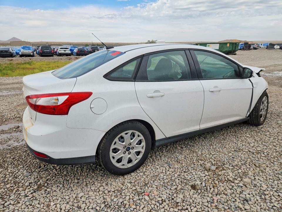 Photo 3 from auction – 2012 FORD FOCUS with VIN 1FAHP3F24CL454947
