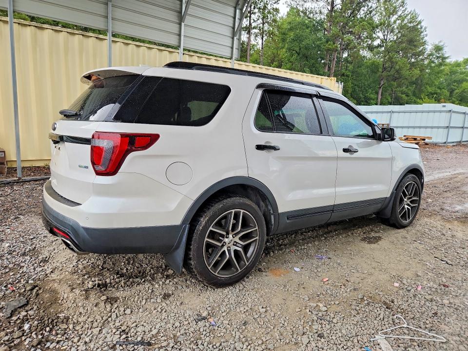 Photo 3 from auction – 2017 FORD EXPLORER with VIN 1FM5K8GT8HGB05804